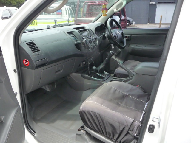 2012 TOYOTA HILUX WORKMATE (4x4)
