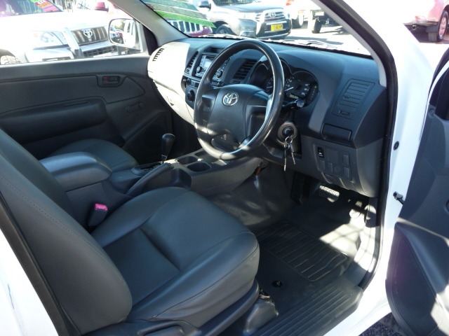 2013 TOYOTA HILUX WORKMATE